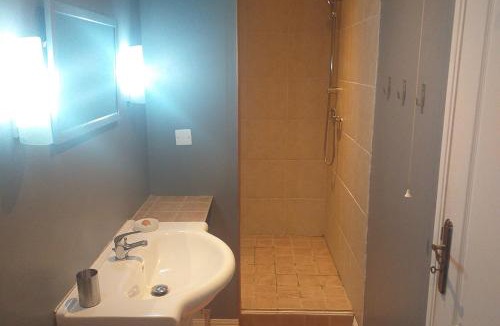 Cazaux-Villecomtal Bed & Breakfast | Ancienne Ecole