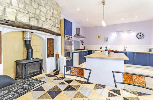 Marigny House | Ancienne forge, aire de loisirs avec piscine
