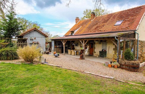 Buxieres-les-Mines House | Ancient holiday home with private pool