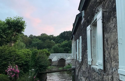 Huisseau-sur-Cosson House | Ancient watermill close to Chambord and Blois- Loire Valley. Pet-Friendly