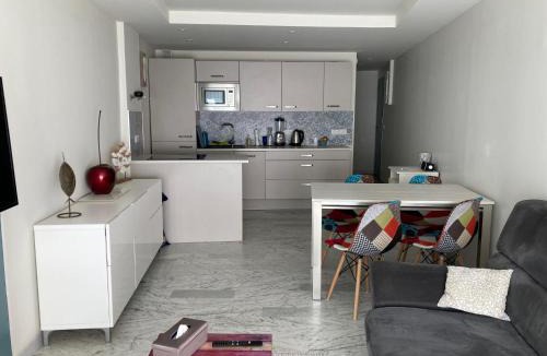 Le Couchant Apartment | Ancre bleue*, 1ère ligne plage, piscine, Clim.