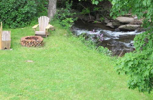 Andes Apartment | ANDES. CATSKILLS. WEDDING. LONGTERM. STREAMSIDE. VERY CLEAN
