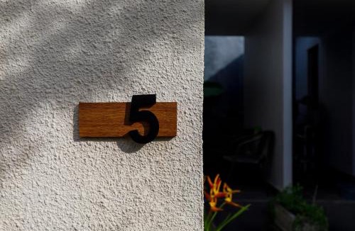 Mengwi Hotel | Andewi Cabin