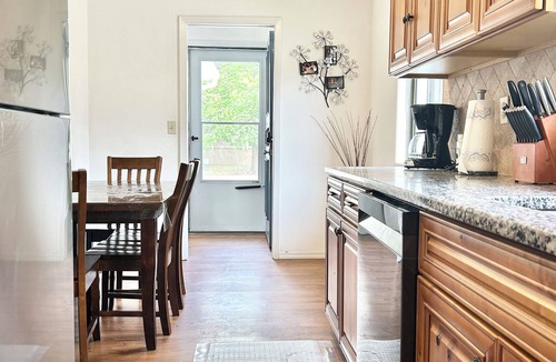Andover House | Andover Charm, Perfect for Long-term Stay