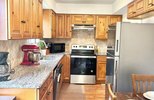 Andover House | Andover Charm, Perfect for Long-term Stay