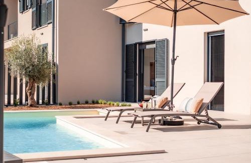 Artatore Apartment | Andrea Deluxe Apartment with Pool