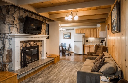 Pacific Grove Hotel | Andril Fireplace Cottages