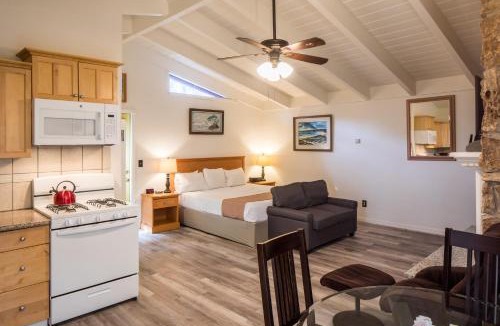 Pacific Grove Hotel | Andril Fireplace Cottages