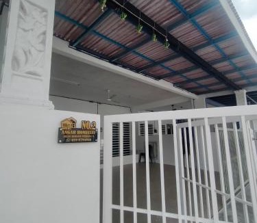 Tanjung Malim House | Angah Homestay