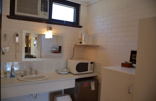 Angaston Hotel | Angaston Vineyards Motel