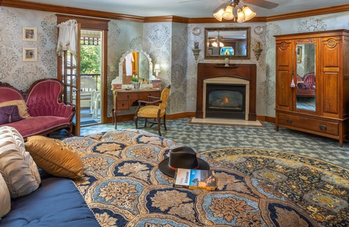 Eureka Springs Historic District Bed & Breakfast | Angel At Rose Hall