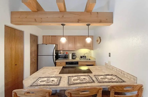 Angel Fire Condo | Angel Fire Chalet park and walk