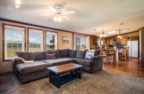 Angel Fire House | Angel Fire Home: Sangre de Cristo Mountains View!