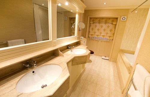 Grantham Hotel | Angel & Royal Hotel