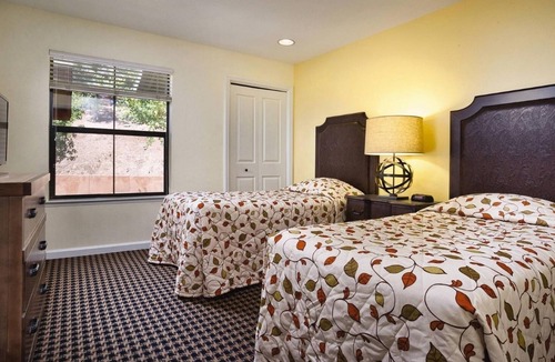 Angels Camp Resort | Angels Camp | Group Mountain Getaway | Pool + Golf | 3BR Sleeps 8