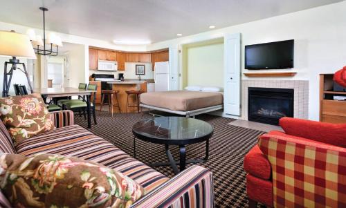 Angels Camp House | Angels Camp Resort Two 2BR Apartments