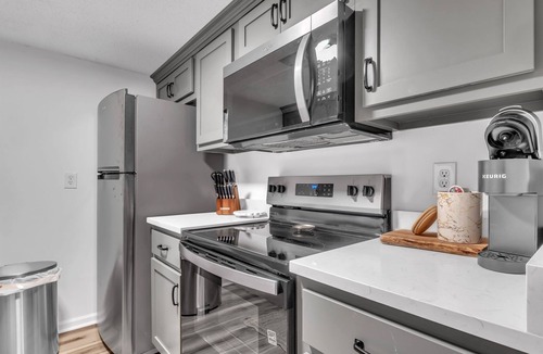 Starkville Apartment | Angel’s Crossing, Walk to Campus, Pet Friendly!