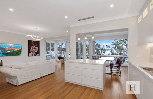 Gwandalan House | Angels Little Haven - Reserve Waterfront