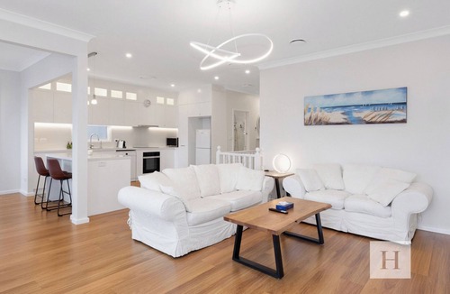 Gwandalan House | Angels Little Haven - Reserve Waterfront
