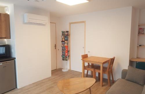 Monplaisir Apartment | Angers Green Lodge