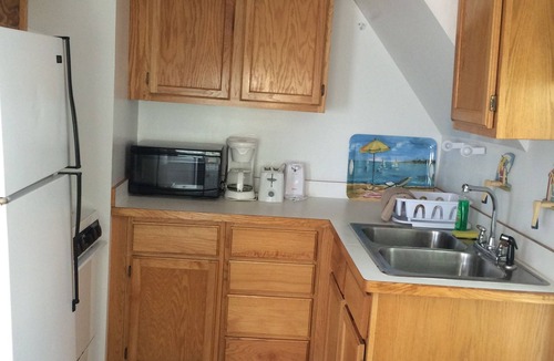 Northeast Virginia Beach Apartment | Angie's Guest Cottage