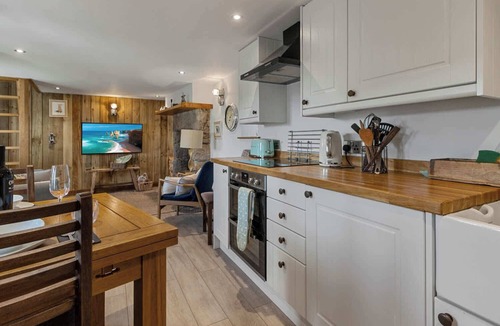 Bridford House | Angler's Cottage Summ