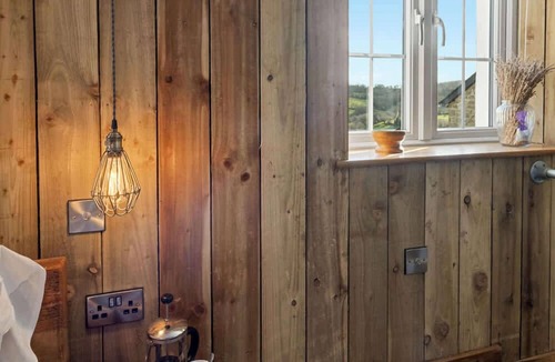 Bridford House | Angler's Cottage Summ