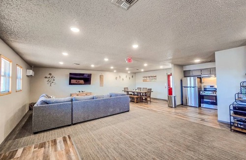 Checotah House | Angler's Getaway by Belle Starr Marina