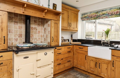 Kilnsey Cottage | ANGLERS BARN, pet friendly, with open fire in Grassington
