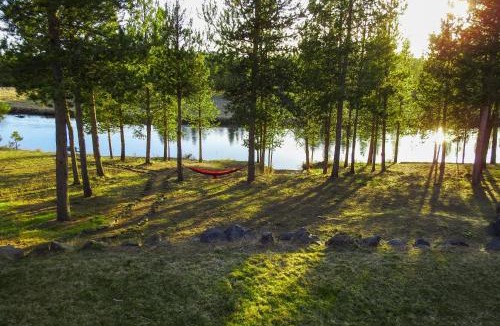 Oregon Water Wonderland House | Anglers Oasis! Group-Friendly Deschutes River Gem