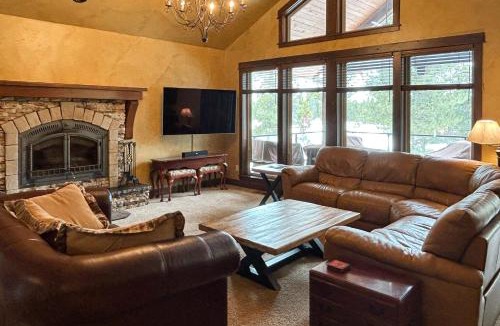 Oregon Water Wonderland House | Anglers Oasis! Group-Friendly Deschutes River Gem
