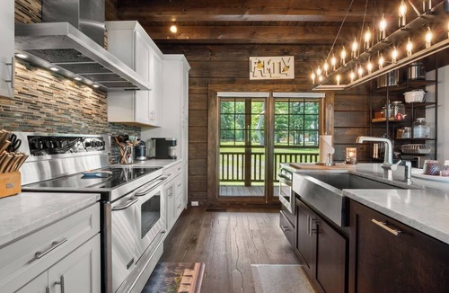 Negreet House | Anglers ReLeaf Premier+ Lodge & Cabin Double Sun Deck & Dock, Prime Fishing
