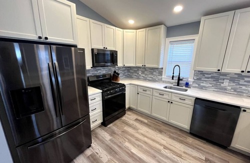 Anglesea House | Anglesea Allure, 6BR, 4BA, 2 Unit Duplex!