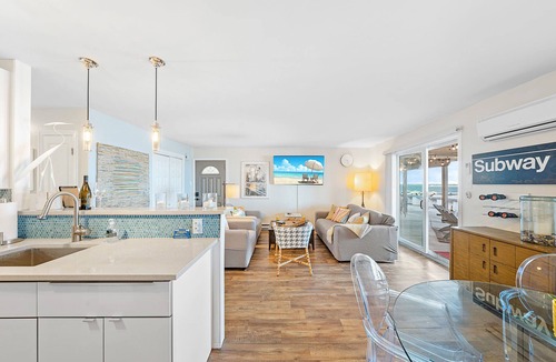 Anglesea Condo | Anglesea Stunner *Waterfront* Relax to Surf Sounds