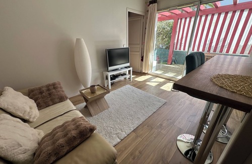 Anglet Apartment | ANGLET T2 Classified - Beaches and Forest, Comfortable, Terrace 25m2, Baby equipment