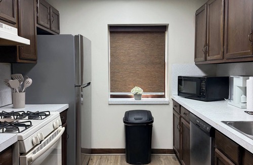 Lake Erie Beach Apartment | Angola Beach Apartment-Grandview Bay