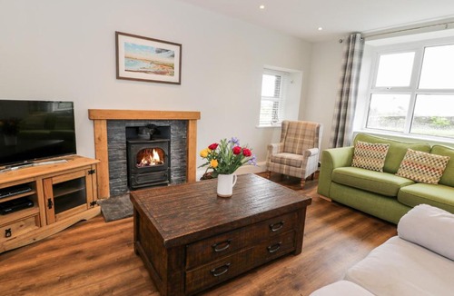 Llanfair House | Angorfa