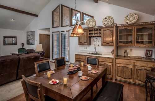 Alto Cabin | Angulo | Your Perfect Angle on Relaxation w/Hot Tub & Deck