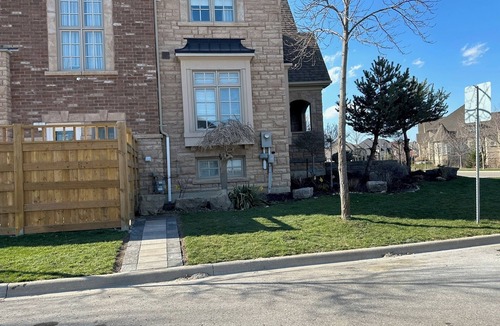 Unionville Apartment | Angus Glen 3 kings bed 2 full baths Markham