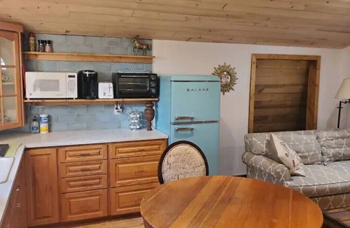 Hamilton House | Animal Lovers Dream! Barn Loft stay in Burlington complete with Highland Cows