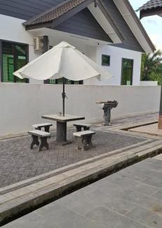 Kampung Ru Lima House | AniMan Homestay