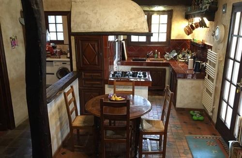 Tourrettes-sur-Loup Villa | Animaux Acceptés, Villa Familiale Privée Avec Piscine, Parking et Charme