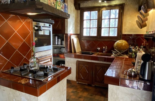 Tourrettes-sur-Loup Villa | Animaux Acceptés, Villa Familiale Privée Avec Piscine, Parking et Charme