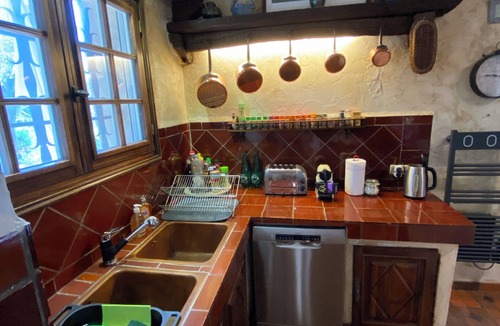 Tourrettes-sur-Loup Villa | Animaux Acceptés, Villa Familiale Privée Avec Piscine, Parking et Charme