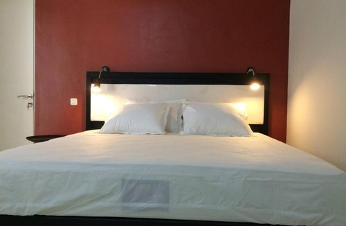 Surabaya Bed & Breakfast | Anjani Bed and Breakfast