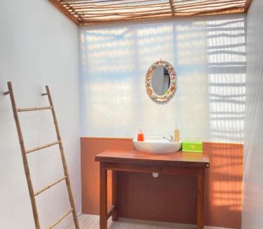 Bayan Hotel | Anjani Larva Cottage - Homestay and Eatery