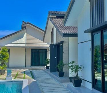 Kuala Terengganu Ski Chalet | Anjung Barakah Chalet