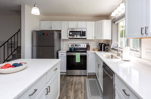 Ankeny House | Ankeny Heights - A 4 bedroom and 2 bath home