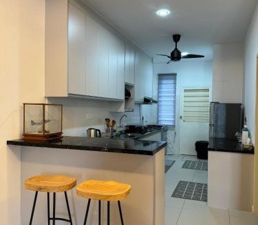 Bandar Sri Sendayan House | Ann Homestay Laman Sendayan