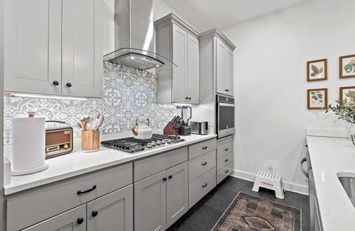 Frankfort House | Ann Street Retreat